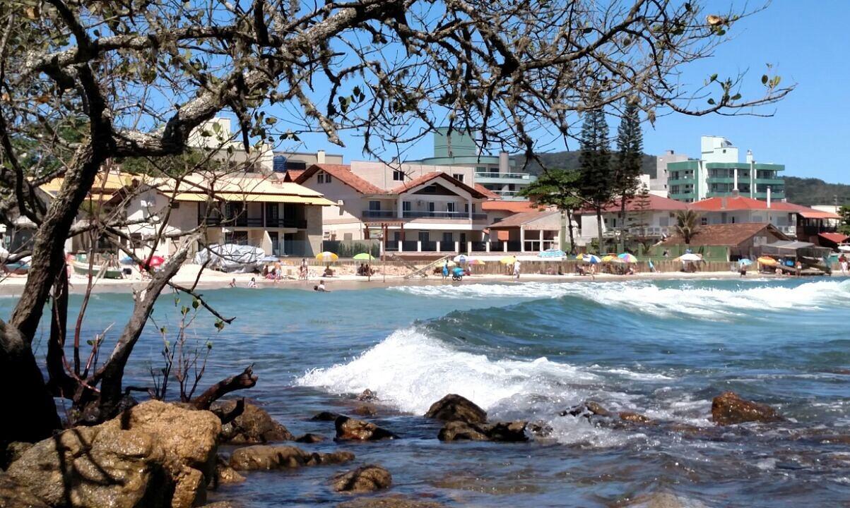 בומבינאס Pousada Vila Del Mare מראה חיצוני תמונה